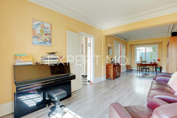 Suresnes (92150) Maison de charme de 215 m2 avec jardin , sur parcelle de 345 m2