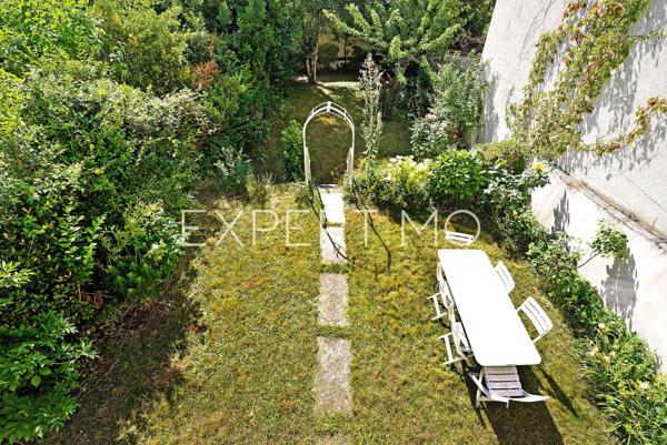 Suresnes (92150) Maison de charme de 215 m2 avec jardin , sur parcelle de 345 m2