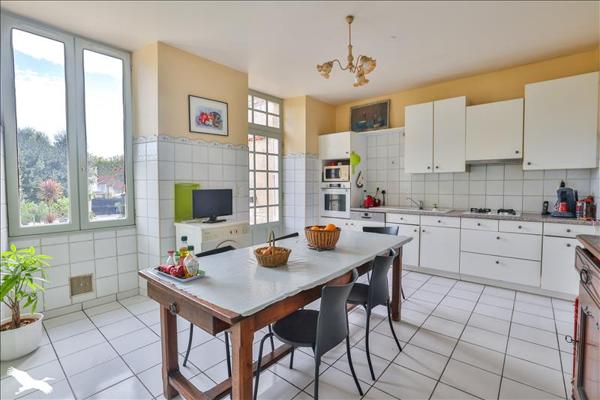 Maison à vendre 400 000 € Barbezieux-Saint-Hilaire 13 p 345 m² DPE C