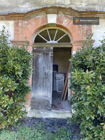 Vente                                                      Château
                        
                     10 pièces                      805 m2                     à Carbonne