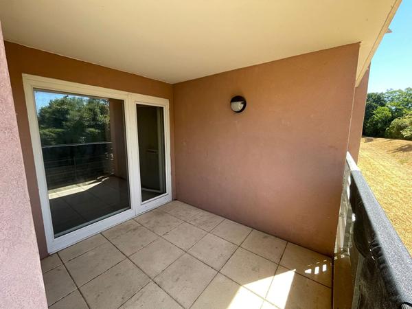 BAISSE DE PRIX AVIGNON MONTFAVET PROCHE CENTRE VILLE - APPARTEMENT EN REZ DE JARDIN - TYPE2 A VENDRE AVEC PARKING