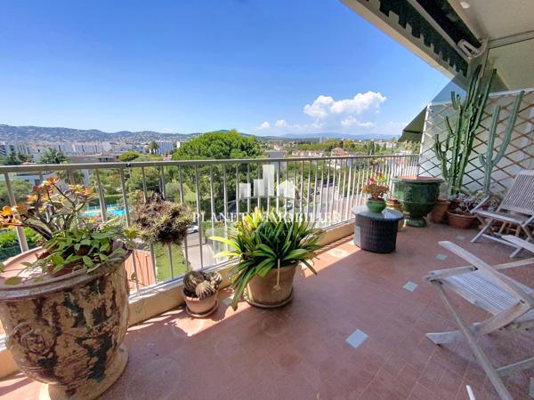 JUAN LES PINS 3 PIECES DERNIER ETAGE