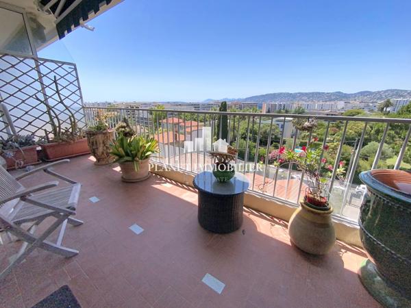 JUAN LES PINS 3 PIECES DERNIER ETAGE
