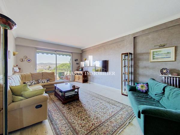 JUAN LES PINS 3 PIECES DERNIER ETAGE