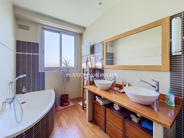 JUAN LES PINS 3 PIECES DERNIER ETAGE