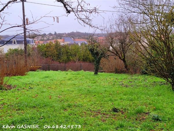 RUELLE SUR TOUVRE (16600) : Terrain constructible de 650m2