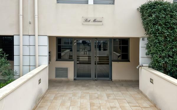 Appartement à vendre    1 pièce • 32 m2 La Ciotat