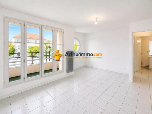 Vente                                                      Appartement
                        
                     2 pièces                      42 m2                     à Coulommiers