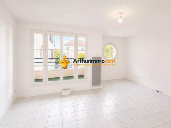 Vente                                                      Appartement
                        
                     2 pièces                      42 m2                     à Coulommiers