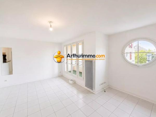 Vente                                                      Appartement
                        
                     2 pièces                      42 m2                     à Coulommiers