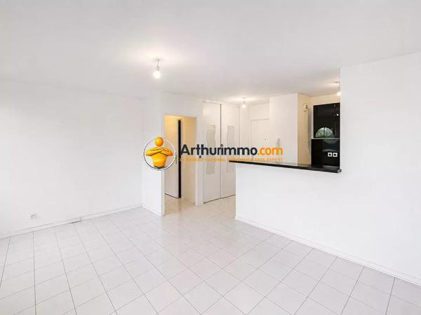 Vente                                                      Appartement
                        
                     2 pièces                      42 m2                     à Coulommiers