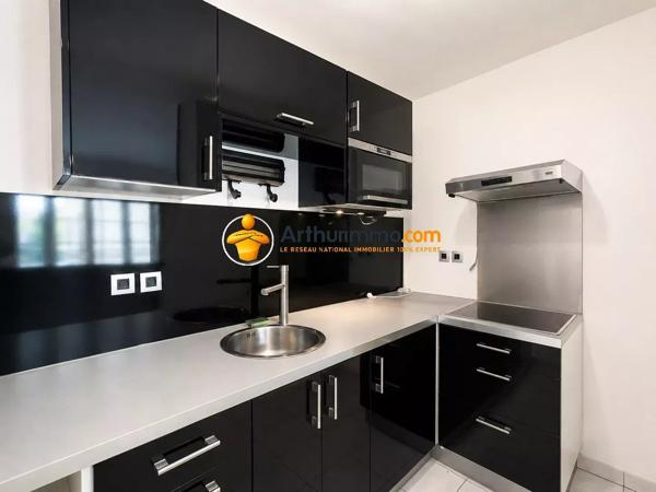 Vente                                                      Appartement
                        
                     2 pièces                      42 m2                     à Coulommiers