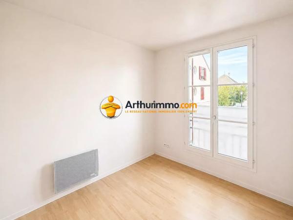 Vente                                                      Appartement
                        
                     2 pièces                      42 m2                     à Coulommiers