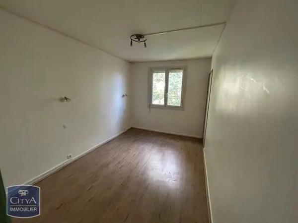 Appartement à louer 4 pièces 66.3m²