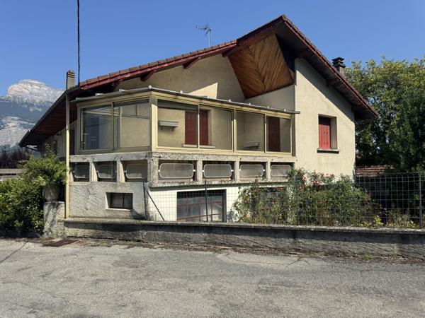 Maison - 5 pièces de 90 m2 habitable + 90 m2 RDC à Froges