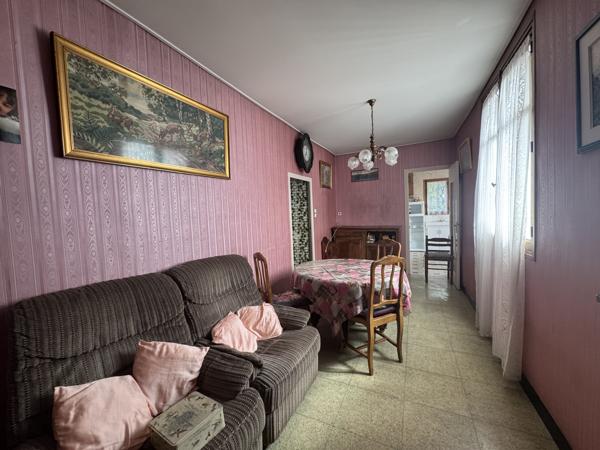 Maison - 5 pièces de 90 m2 habitable + 90 m2 RDC à Froges