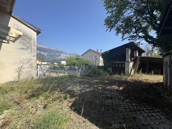 Maison - 5 pièces de 90 m2 habitable + 90 m2 RDC à Froges