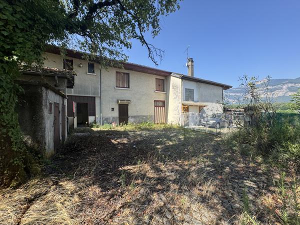 Maison - 5 pièces de 90 m2 habitable + 90 m2 RDC à Froges