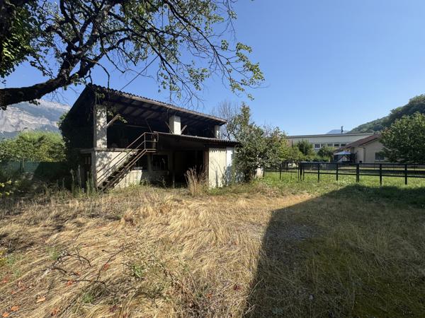 Maison - 5 pièces de 90 m2 habitable + 90 m2 RDC à Froges