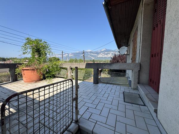 Maison - 5 pièces de 90 m2 habitable + 90 m2 RDC à Froges