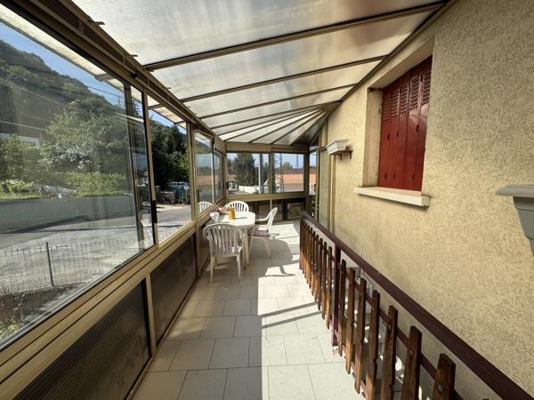 Maison - 5 pièces de 90 m2 habitable + 90 m2 RDC à Froges