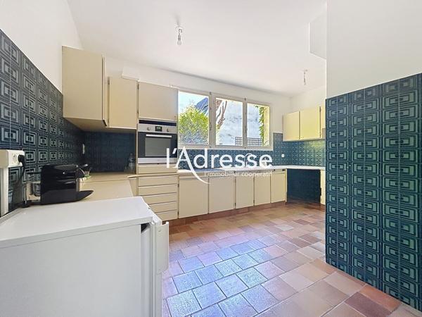 Maison d'architecte à vendre à Chambray-lès-Tours - 215m² sur terrain de 2500m²