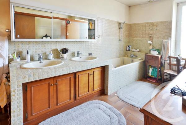 Maison à vendre  6 pièces - 135,19 m 2   MONTGERON  - 91