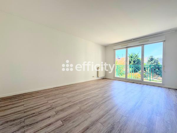 Appartement
         3 pièces
        - 70 m² 235 000 € *