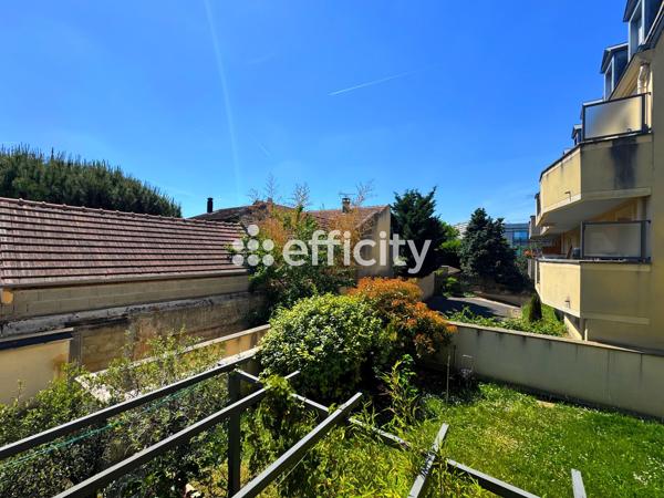 Appartement
         3 pièces
        - 70 m² 235 000 € *