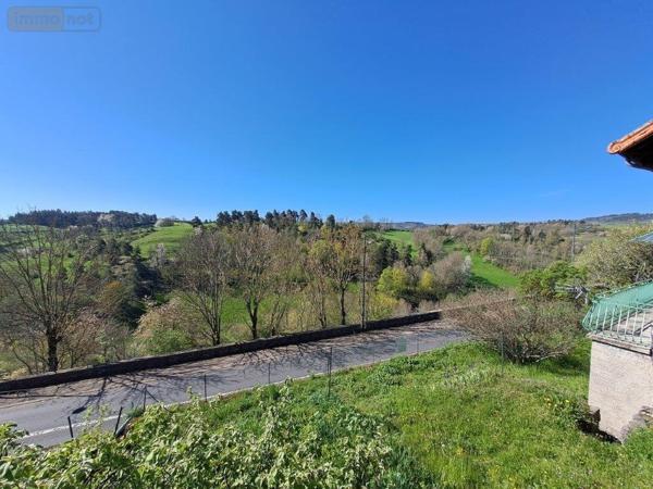 Maison à vendre à Saint-Flour dans le Cantal (15100), ref : 044/1102