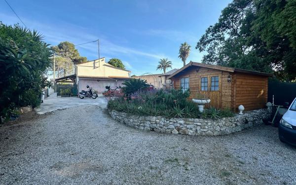 Maison à vendre    5 pièces • 103,90 m2 Antibes