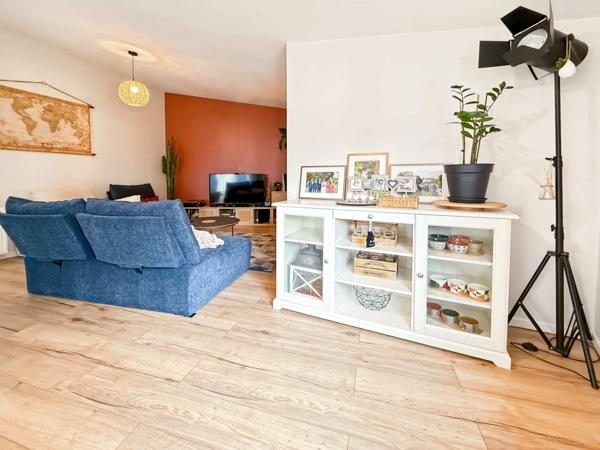 Dept de la vienne (86) Maison de ville à vendre 8 pièces CHATELLERAULT (86)