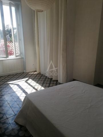 MAISON DE CARACTERE  AVEC TERRASSE