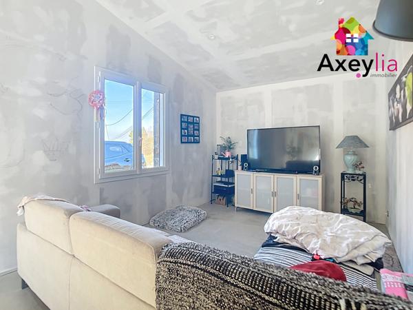 Charlieu (42190) A VENDRE - SECTEUR CHARLIEU - MAISON RÉNOVÉE AVEC DÉPENDANCES ET TERRAIN