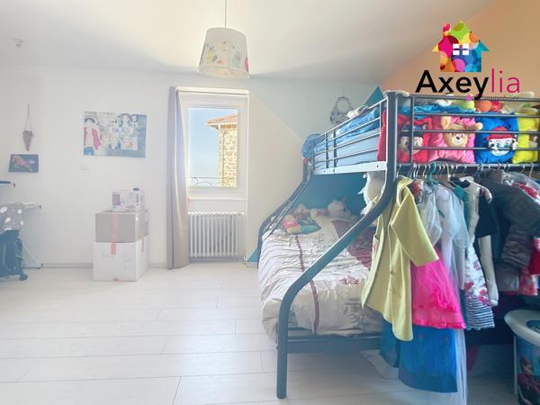 Charlieu (42190) A VENDRE - SECTEUR CHARLIEU - MAISON RÉNOVÉE AVEC DÉPENDANCES ET TERRAIN