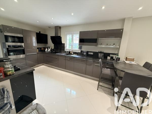 Maison à vendre 6 pièces 157 m² Villecresnes