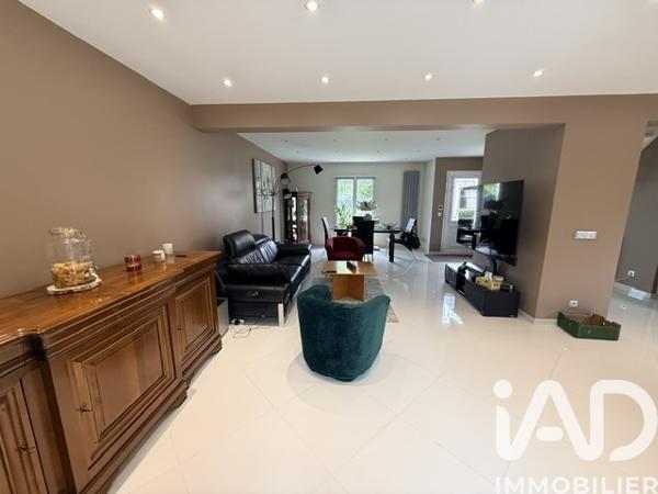 Maison à vendre 6 pièces 157 m² Villecresnes