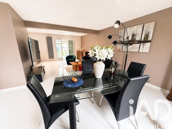 Maison à vendre 6 pièces 157 m² Villecresnes