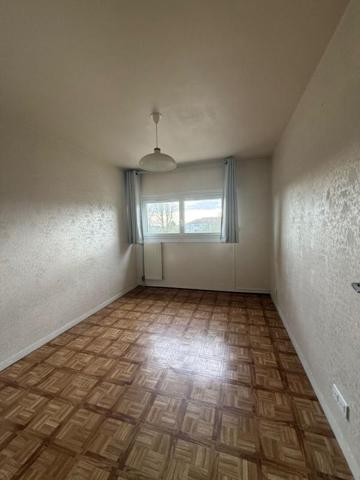 Bel appartement  T3, 65 m2 avec ascenseur, balcon et tennis dans quartier recherché  - 205 000  - DPE C