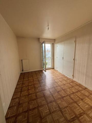Bel appartement  T3, 65 m2 avec ascenseur, balcon et tennis dans quartier recherché  - 205 000  - DPE C