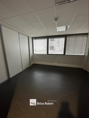 Bureaux à vendre Caluire et Cuire emplacement proche métro et bus TCL
