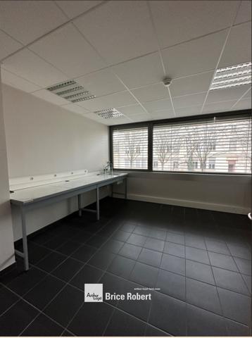 Bureaux à vendre Caluire et Cuire emplacement proche métro et bus TCL