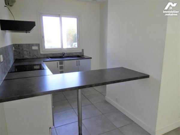 HENNEBONT, Maison LOUEE de plain-pied, 2 chambres et jardin