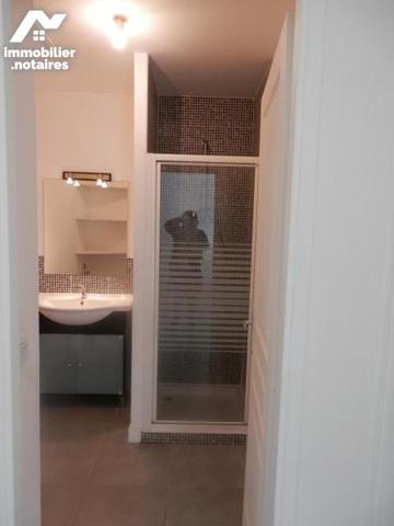 HENNEBONT, Maison LOUEE de plain-pied, 2 chambres et jardin