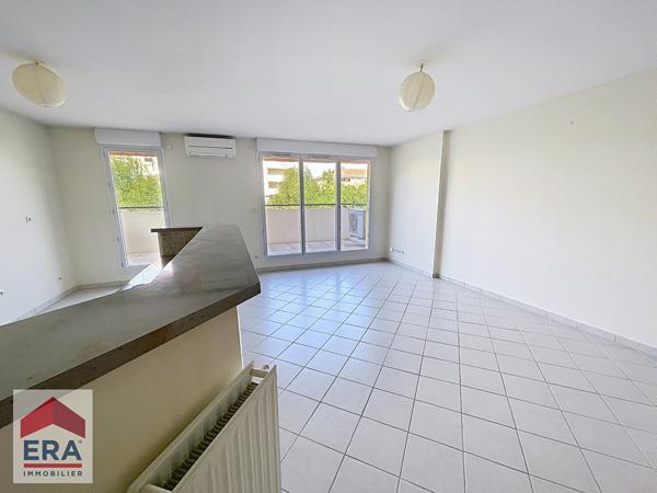 CHÂTEAU-GOMBERT 13013 - DUPLEX T3 DE 75 M² EN DERNIER ÉTAGE AVEC TERRASSE, PARKING ET ENVIRONNEMENT VERDOYANT