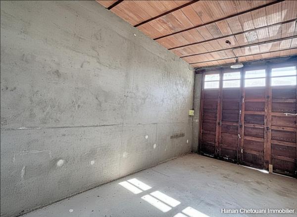 Grande maison indépendante avec dépendance pro et garage haute capacité 3m hauteur