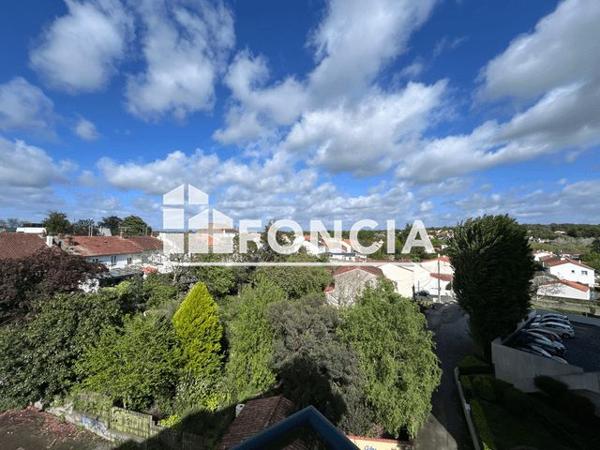 Location Studio 22.4 m² - 36 BOULEVARD DES BELGES La Roche Sur Yon 85000