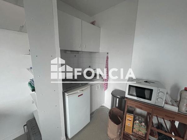 Location Studio 22.4 m² - 36 BOULEVARD DES BELGES La Roche Sur Yon 85000