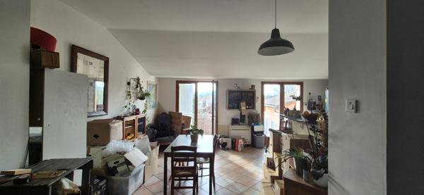 Cheval-Blanc (84460) A LOUER APPARTEMENT T3 AVEC JARDINET