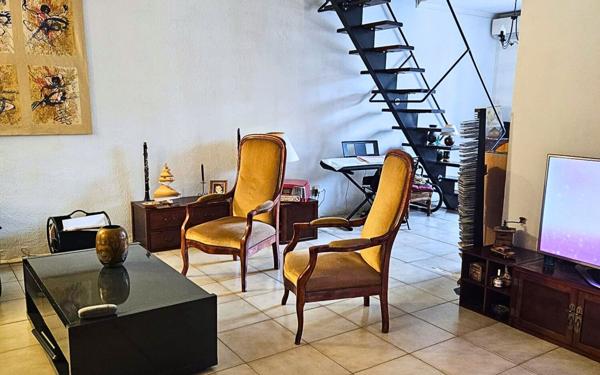 Appartement à vendre    5 pièces • 143 m2 Avignon